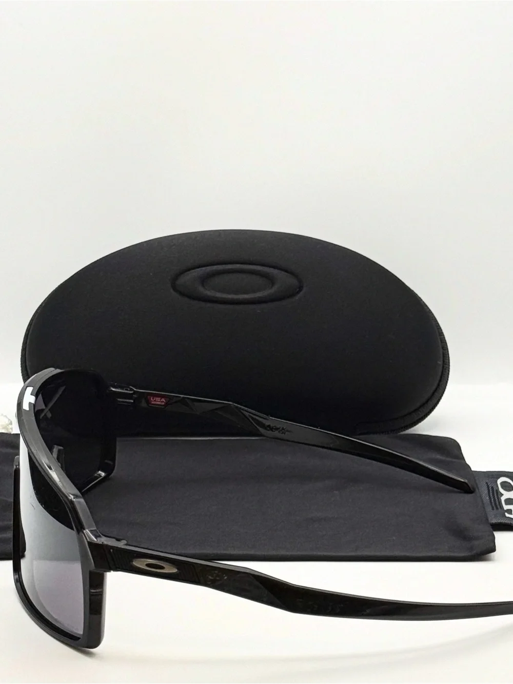 OAKLEY SUTRO OO9406-0137 POLISHED BLACK  PRIZM BLACK